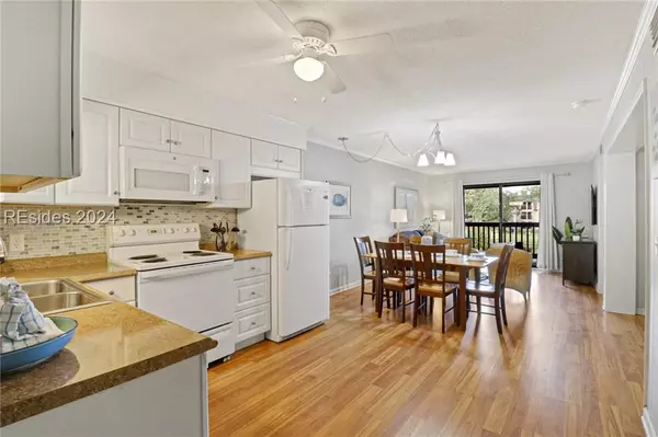 Hilton Head Island, SC 29928,40 Folly Field RD #G15