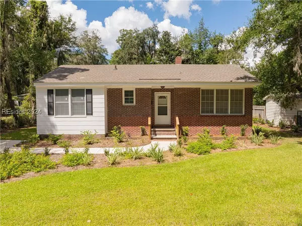 2002 Roper ST, Beaufort, SC 29902