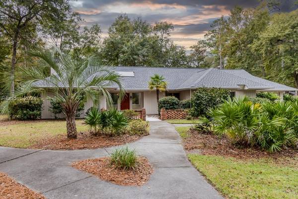 10 Teal LN, Hilton Head Island, SC 29926