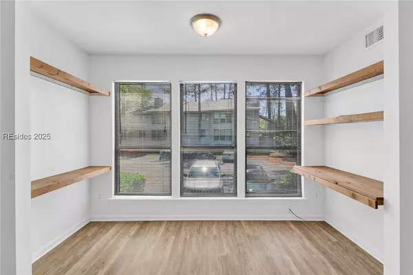 Hilton Head Island, SC 29928,115 Forest CV #115