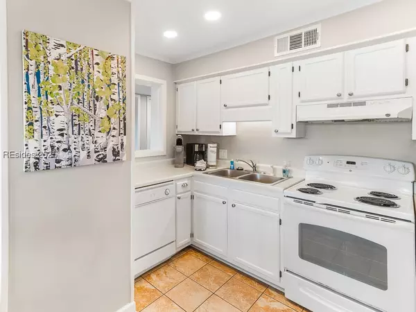 Hilton Head Island, SC 29928,40 Folly Field RD #234