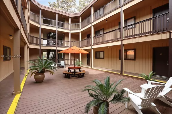 Hilton Head Island, SC 29928,40 Folly Field RD #F9