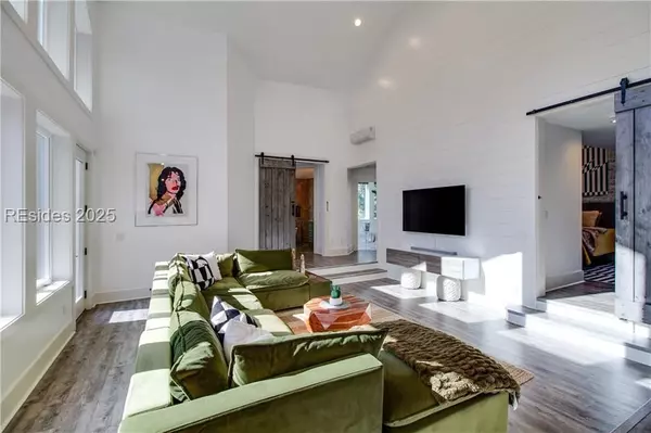 Hilton Head Island, SC 29928,9 Mimosa St