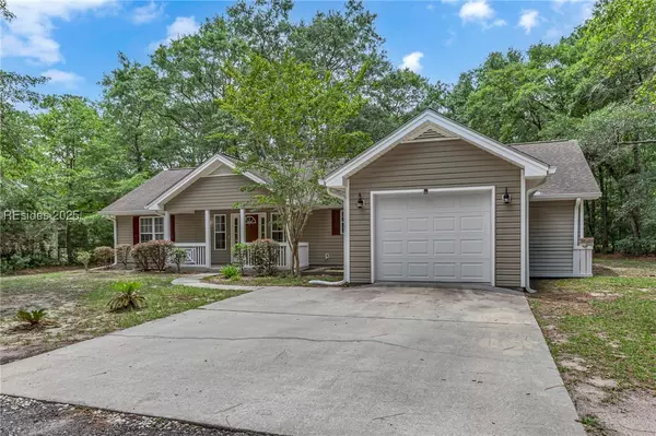 695 Sams Point RD, Beaufort, SC 29907