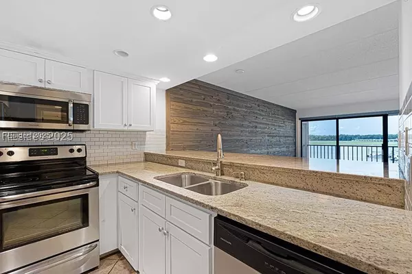 Hilton Head Island, SC 29928,100 Helmsman Way #311