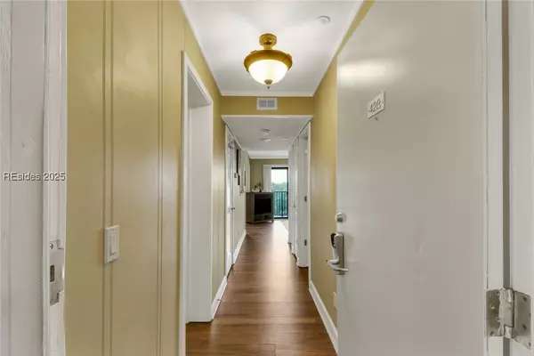 Hilton Head Island, SC 29928,40 Folly Field RD #428