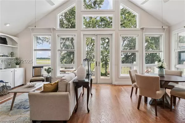 Beaufort, SC 29902,25 Petigru DR