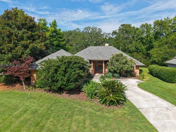 8 Wells East DR, Hilton Head Island, SC 29926