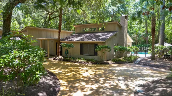8 Battery RD, Hilton Head Island, SC 29928