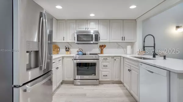 Hilton Head Island, SC 29928,1 Stoney Creek RD #249