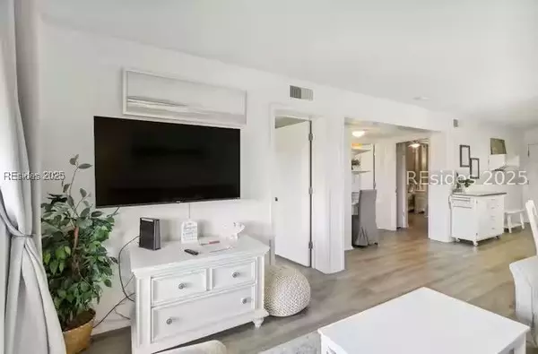 Hilton Head Island, SC 29928,40 Folly Field RD #E17