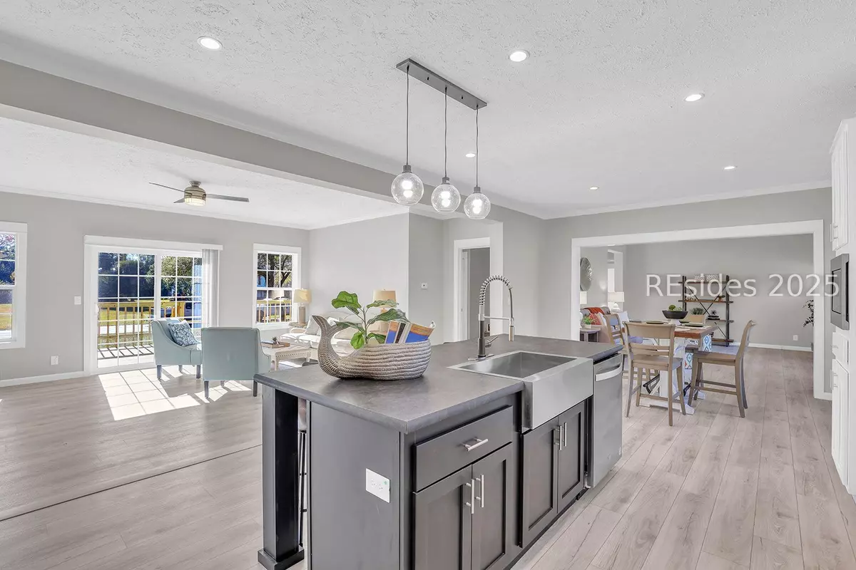 Hilton Head Island, SC 29926,15 Vine ST