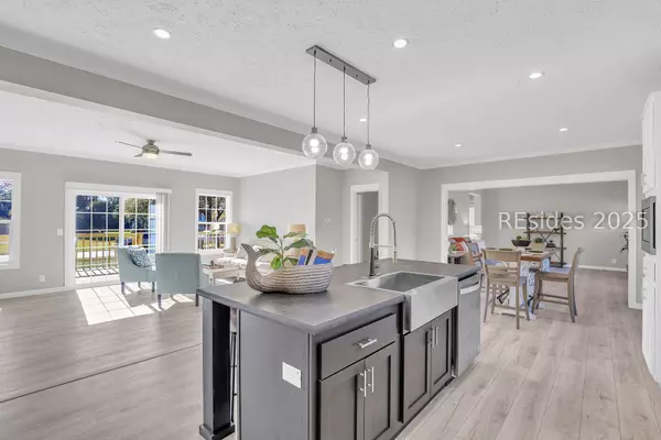 15 Vine ST, Hilton Head Island, SC 29926