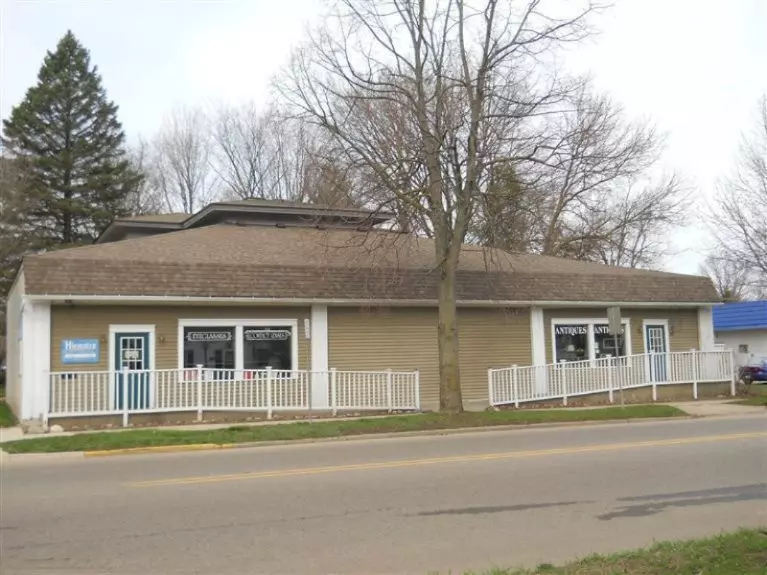 220 S Main Street, Plainwell, MI 49080