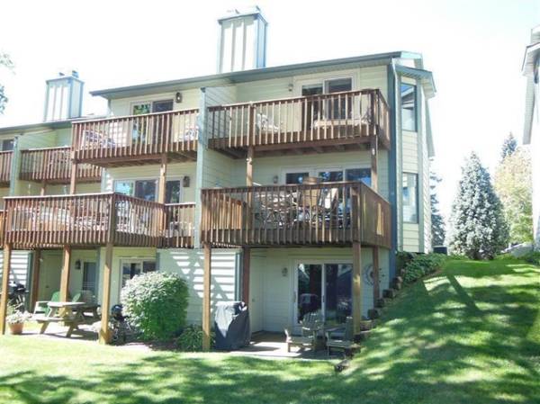 50 North Shore Drive #7, South Haven, MI 49090