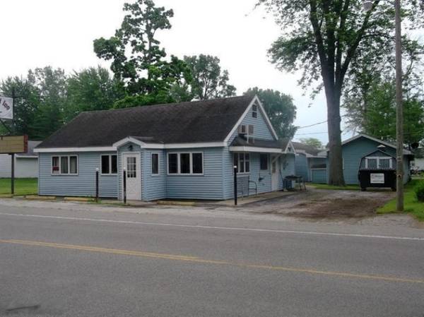 Coloma, MI 49038,5575 Paw Paw Lake Road