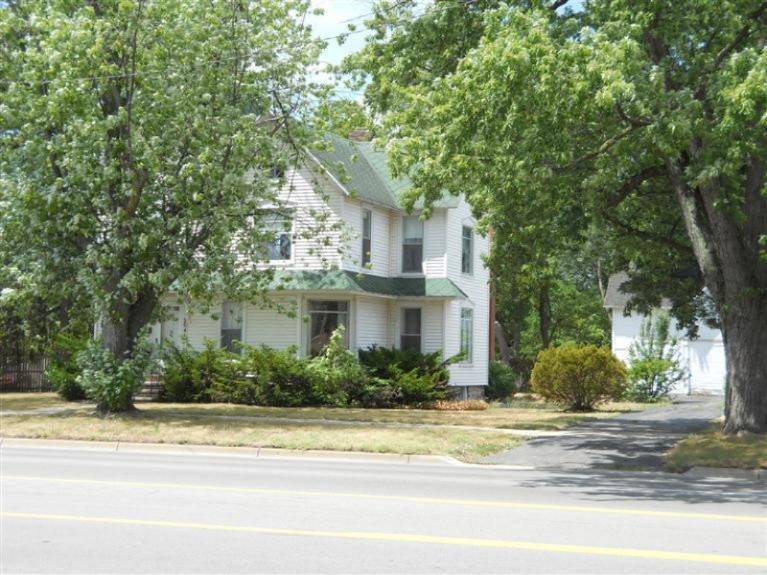 204 S Kalamazoo Street, Paw Paw, MI 49079