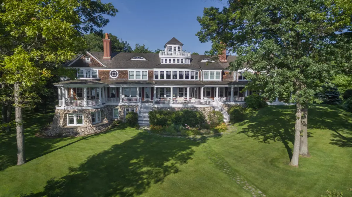 Holland, MI 49424,186 S DIVISION Avenue