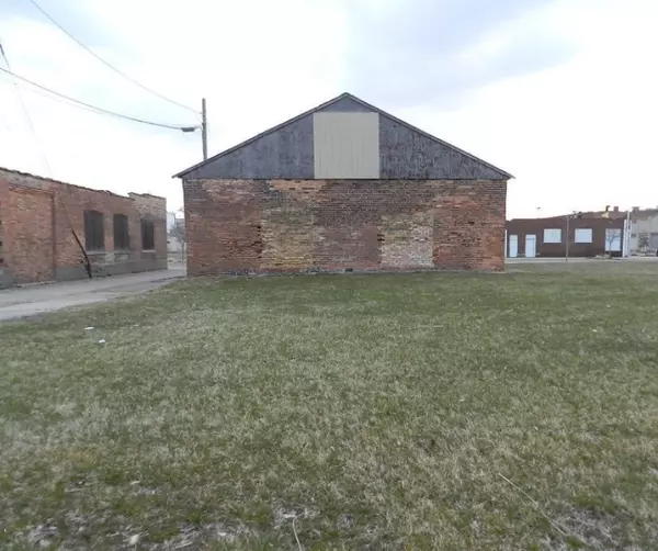 Benton Harbor, MI 49022,182 5th Street