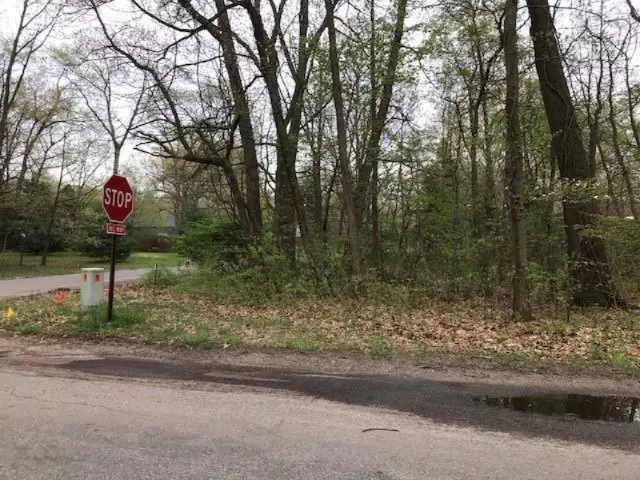 14438 Pinewood Drive, New Buffalo, MI 49117