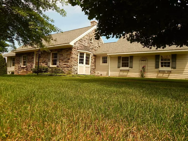 10392 W Clarksville Road, Clarksville, MI 48815