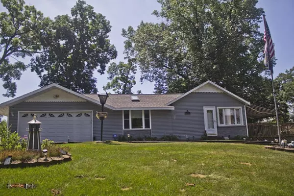 66233 Lakeshore Drive, Dowagiac, MI 49047