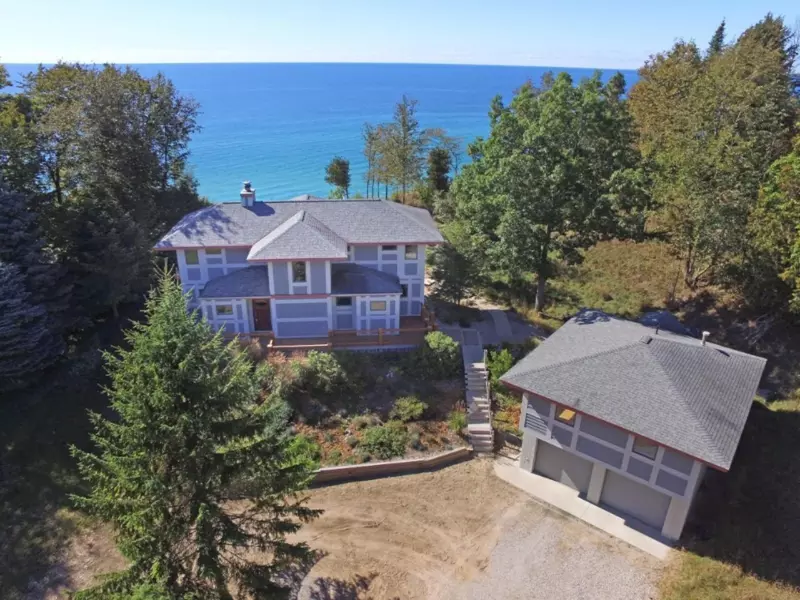 1500 S Scenic Highway, Frankfort, MI 49635