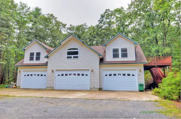 Pentwater, MI 49449,7401 S lakeshore Drive