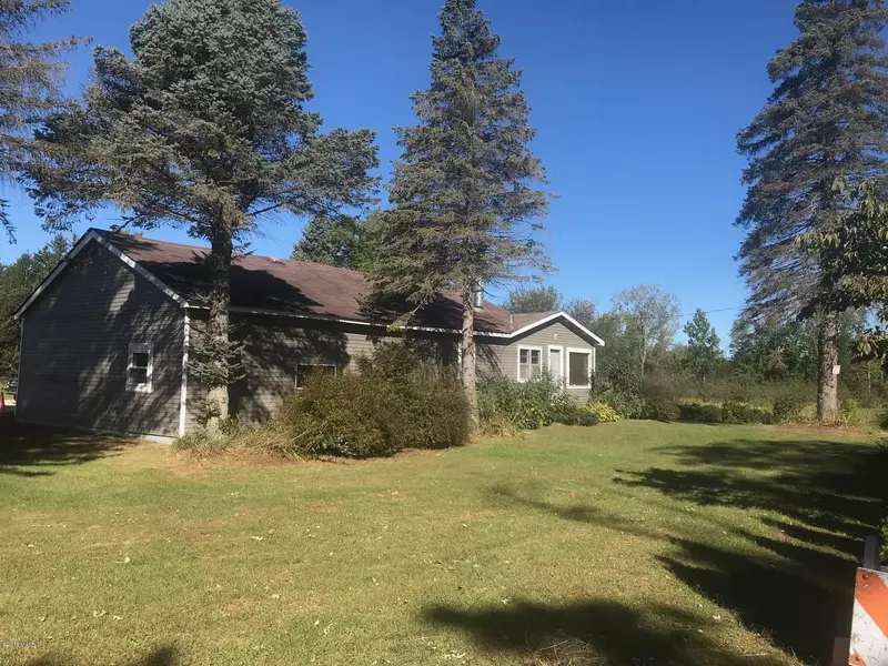 45914 CR 703, Covert, MI 49043