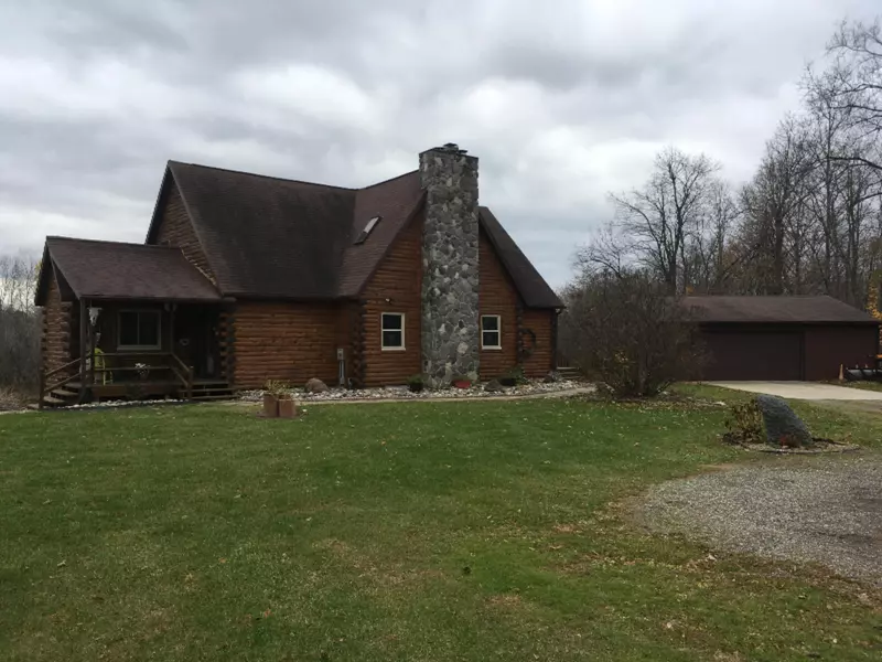 4499 E Vedder Road, Lake Odessa, MI 48849