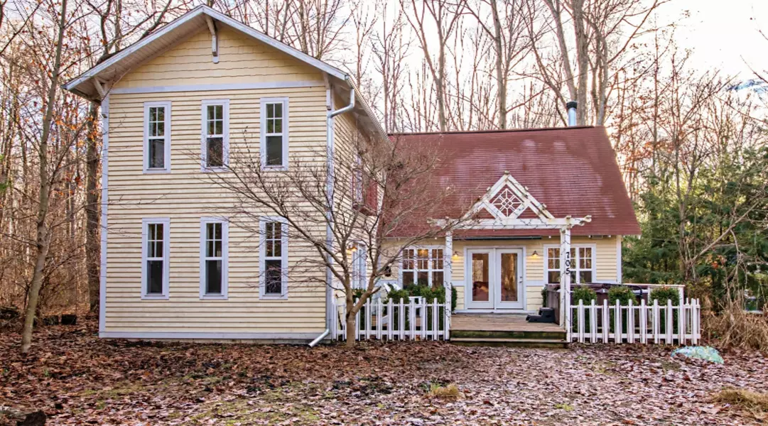 705 S Jameson Street, New Buffalo, MI 49117