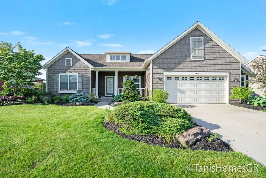 7520 WATERLINE Drive, Allendale, MI 49401