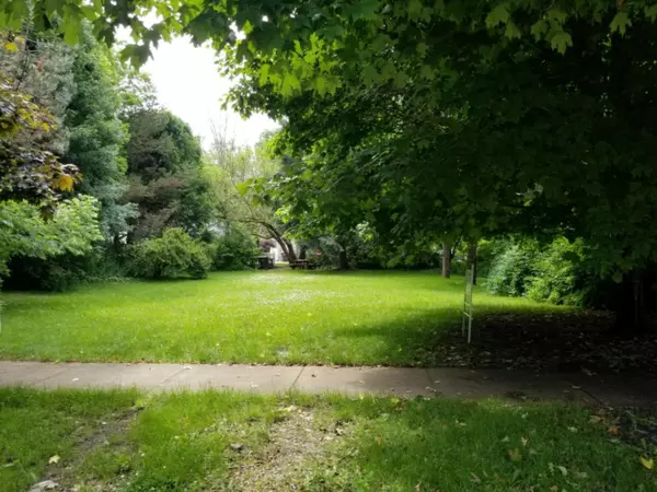 South Haven, MI 49090,210 Clinton Street #TWO