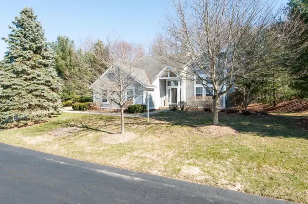 South Haven, MI 49090,556 North Shore Drive #23