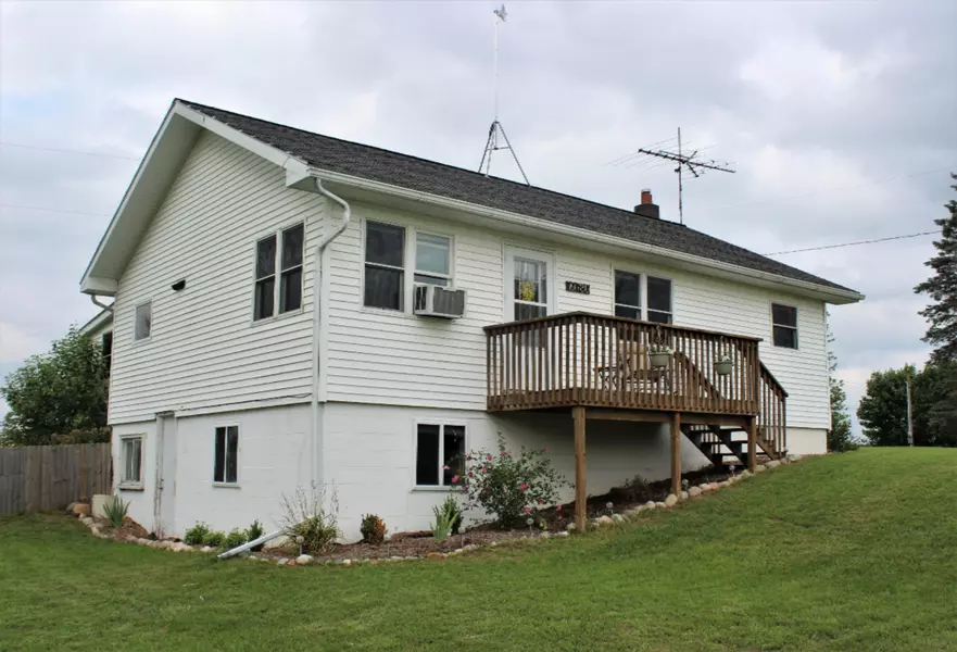10780 W South County Line Road, Blanchard, MI 49310