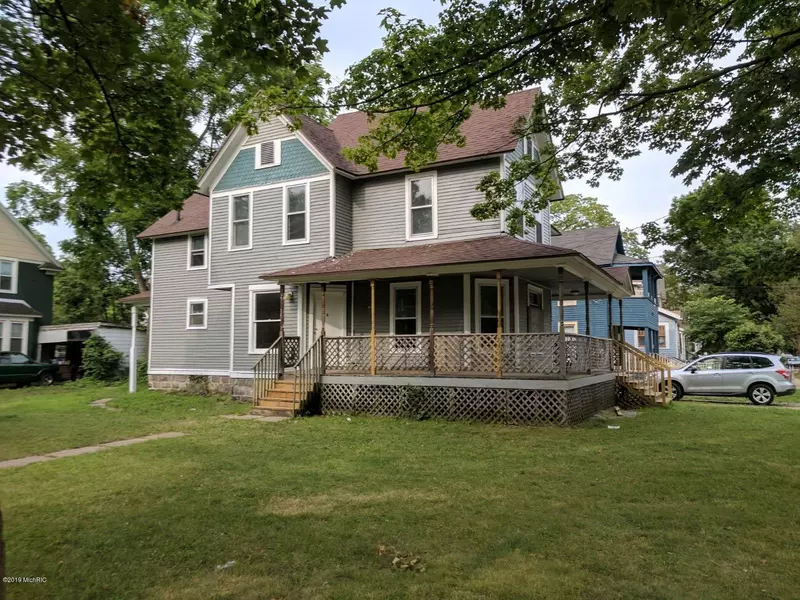 1322 Washington Avenue, Kalamazoo, MI 49001