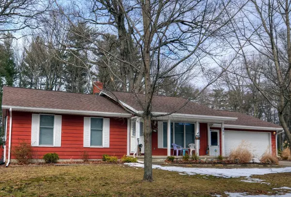 Pentwater, MI 49449,690 E Lowell Street