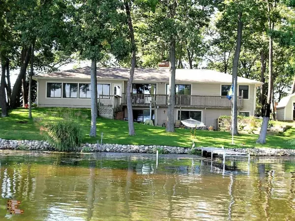 25235 Ironwood Drive, Sturgis, MI 49091