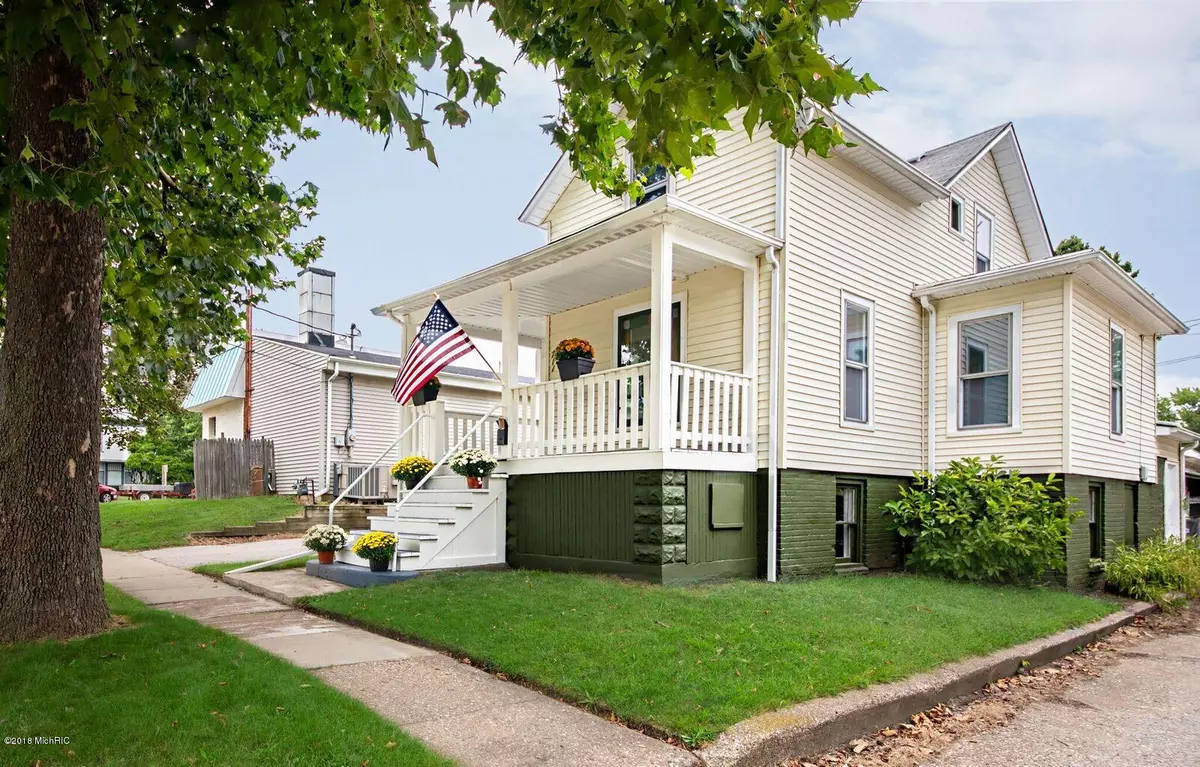 St. Joseph, MI 49085,711 Jones Street
