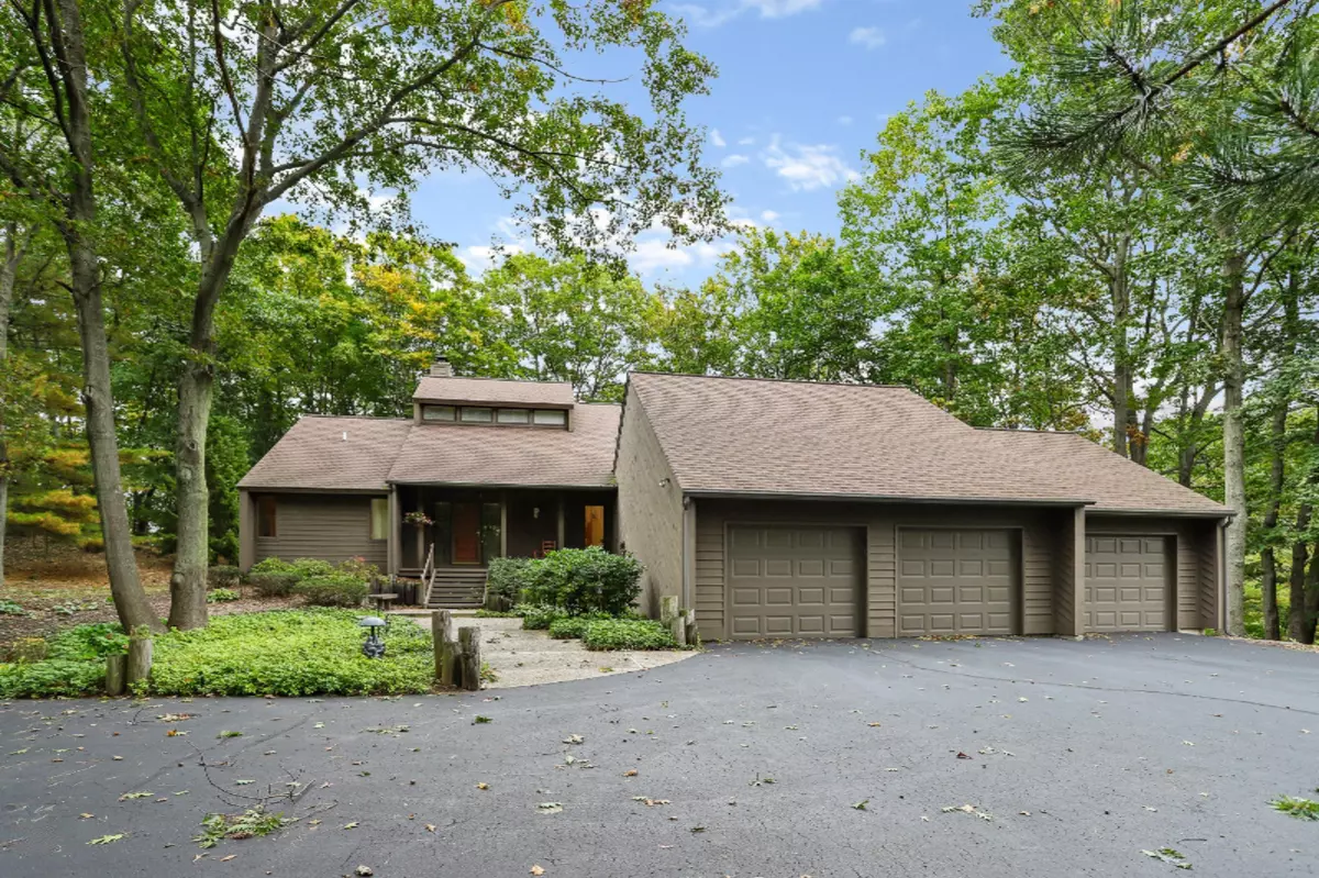 Holland, MI 49424,2303 Sunset Bluff Drive