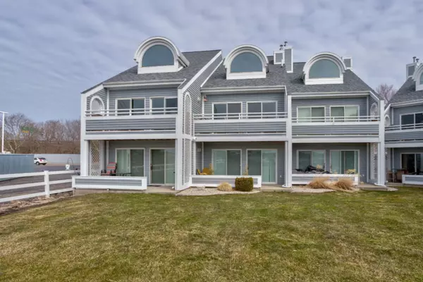 Spring Lake, MI 49456,104 Millpoint Drive #4