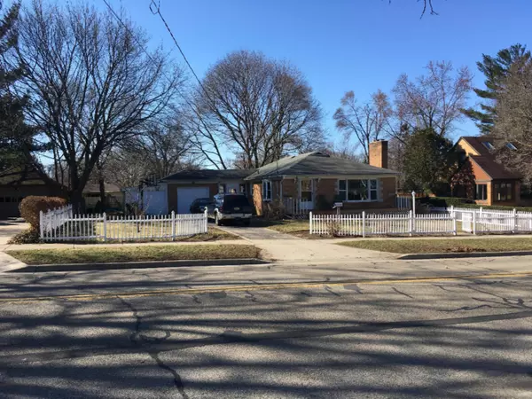 East Grand Rapids, MI 49506,2110 Hall SE Street