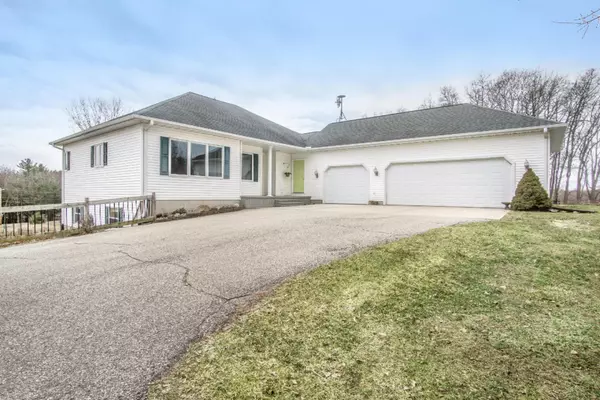 5374 W Hilltop, Fremont, MI 49412