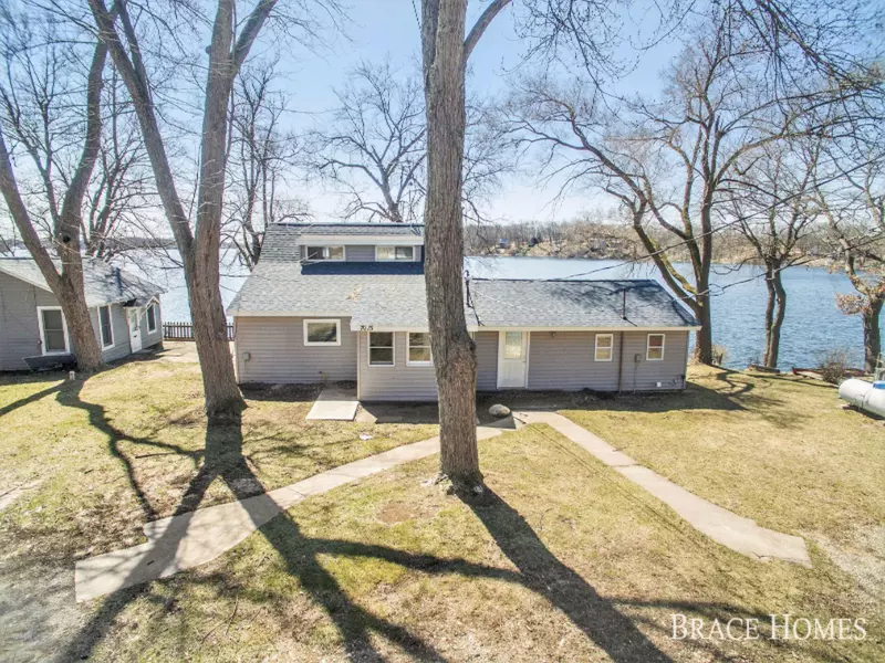 7075 Division Avenue, Delton, MI 49046