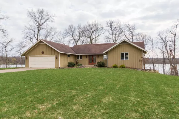 10500 Paw Paw Lake Drive, Mattawan, MI 49071