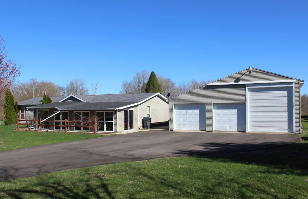 Bangor, MI 49013,63766 Maple Lane