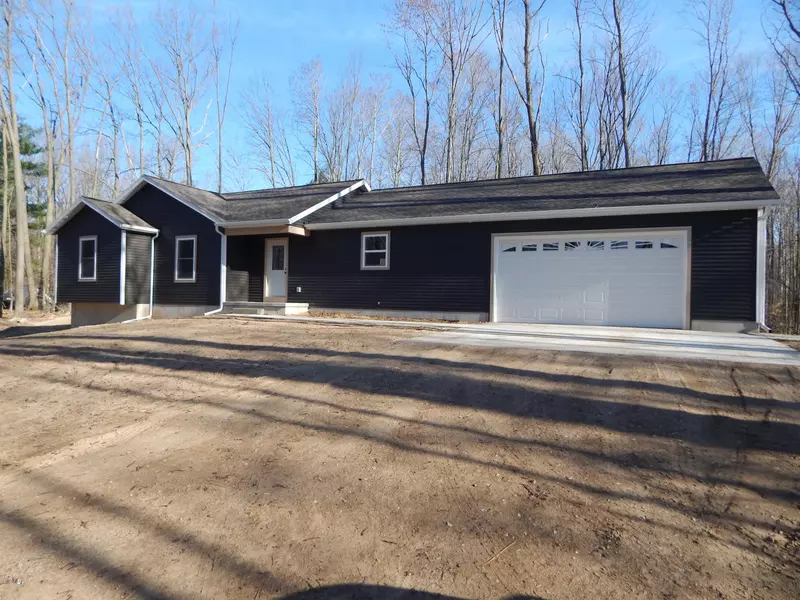 8315 14 Mile NE Road, Cedar Springs, MI 49319