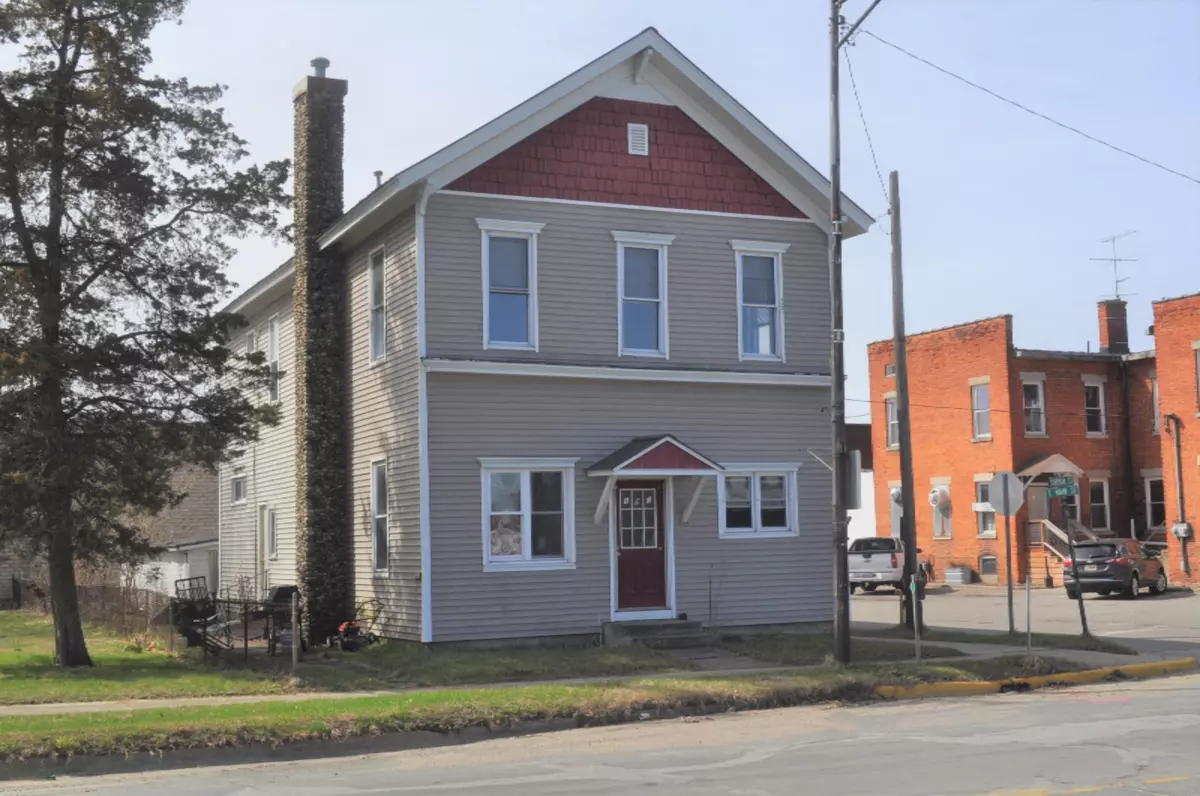 Fennville, MI 49408,103-107 Sherman Street