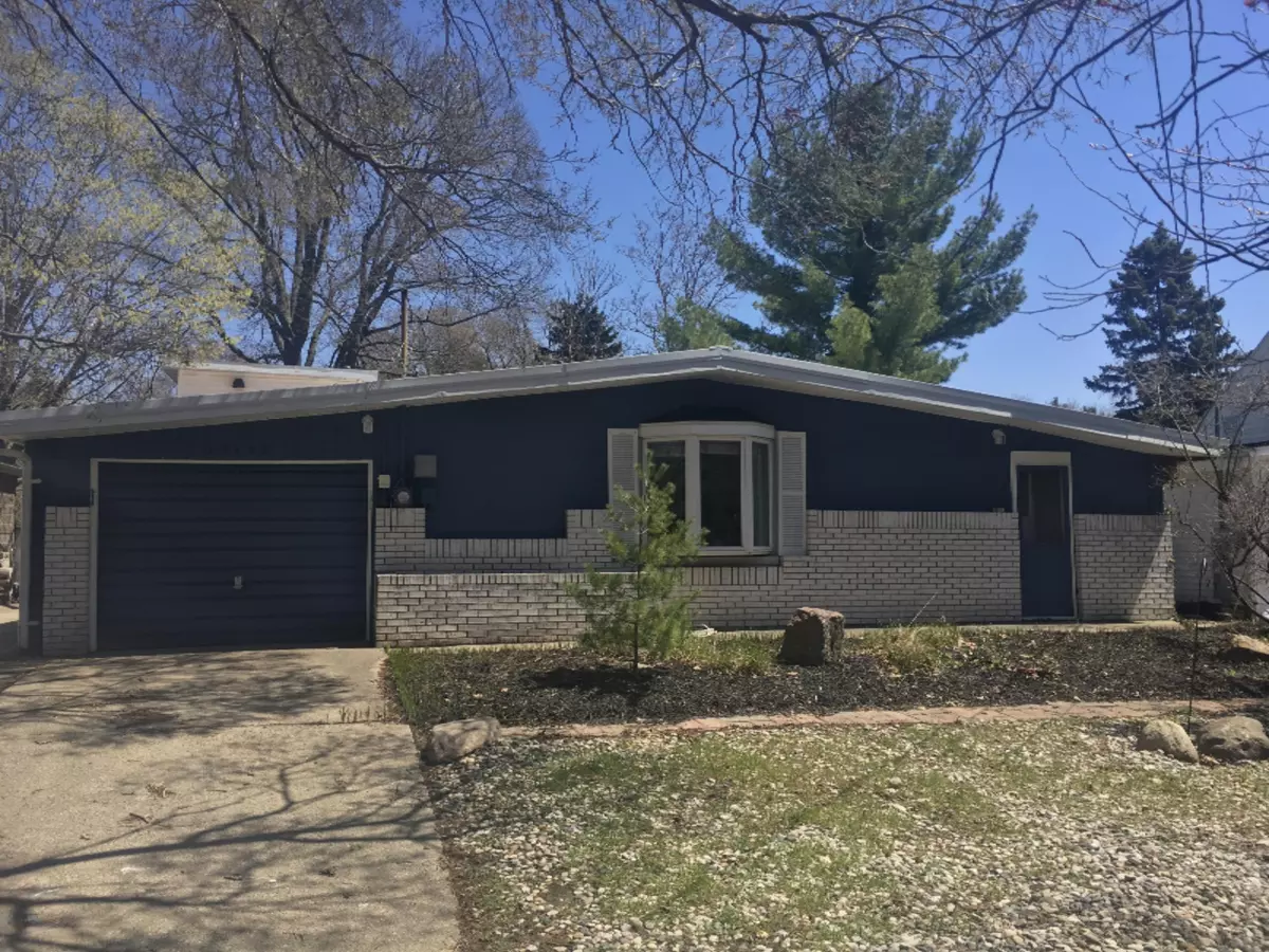 Grand Haven, MI 49417,15192 Lakeshore Avenue