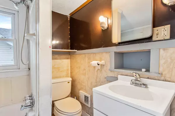 Holland, MI 49423,305 W 17th Street